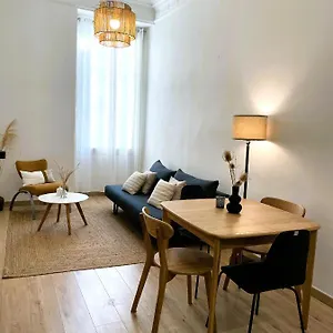  Apartment Cozy One Bedroom Apartment-city Center